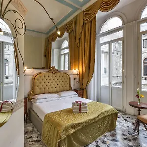 Art Santa Brigida 3*, Naples Italie